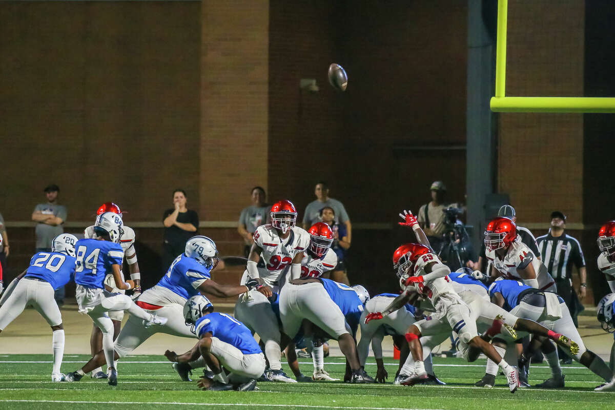 Shadow Creek Sharks top Manvel Mavericks in Alvin ISD showdown