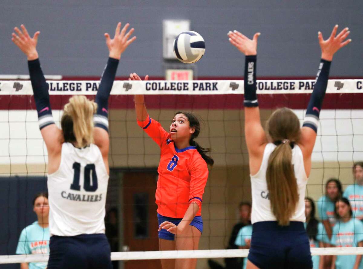 Grand Oaks' Halle Thompson (8), shown here earlier this week, and the Grizzlies have a chance at the Smithson Valley Texas Showdown gold bracket championship on Saturday.