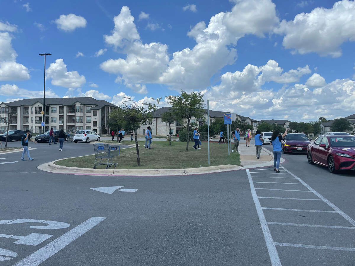 5 juveniles, 3 adults detained in shooting near Converse Walmart