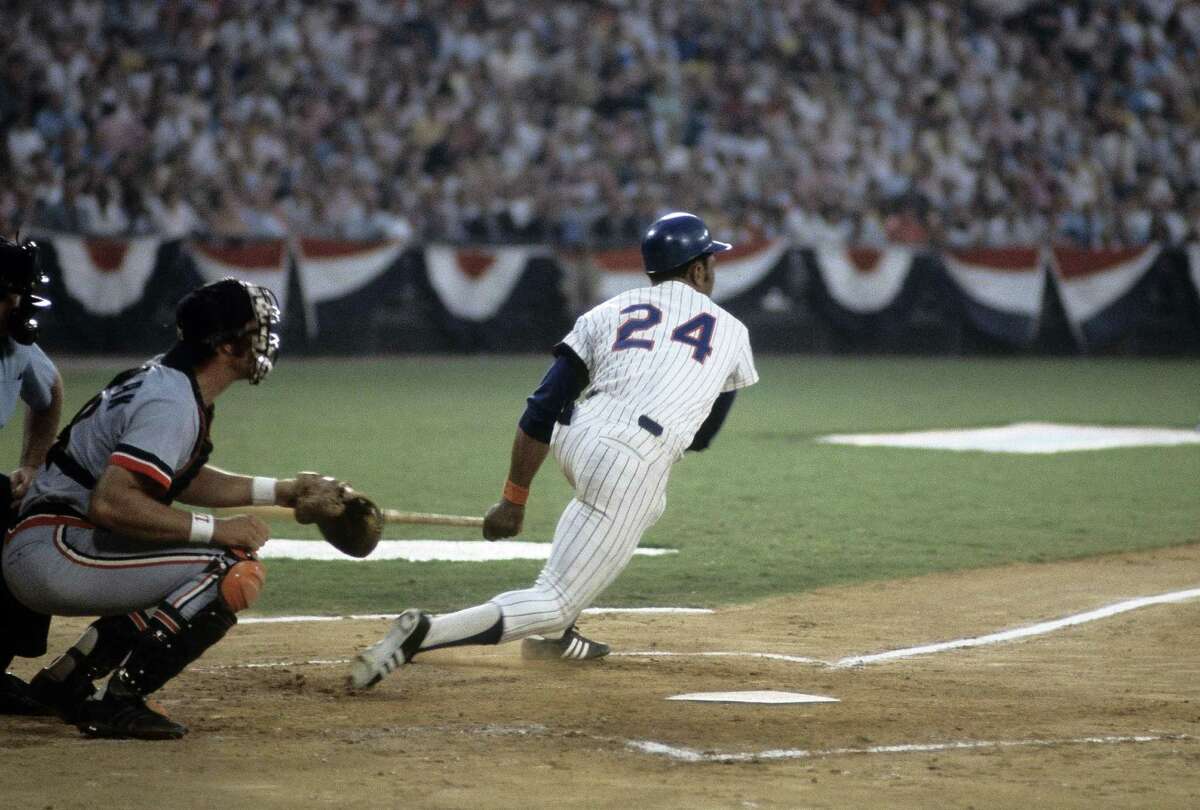 ATLANTA, GA - July 25, 1972: Outfielder Willie Mays #24 of the New York Mets follows through on his swing as he watches the flight of his ball during the 1972 Major League Baseball All Star game at Atlanta-Fulton Stadium in Atlanta, Georgia. Mays played for the Mets from 1972-73. (Photo by Focus on Sport/Getty Images)