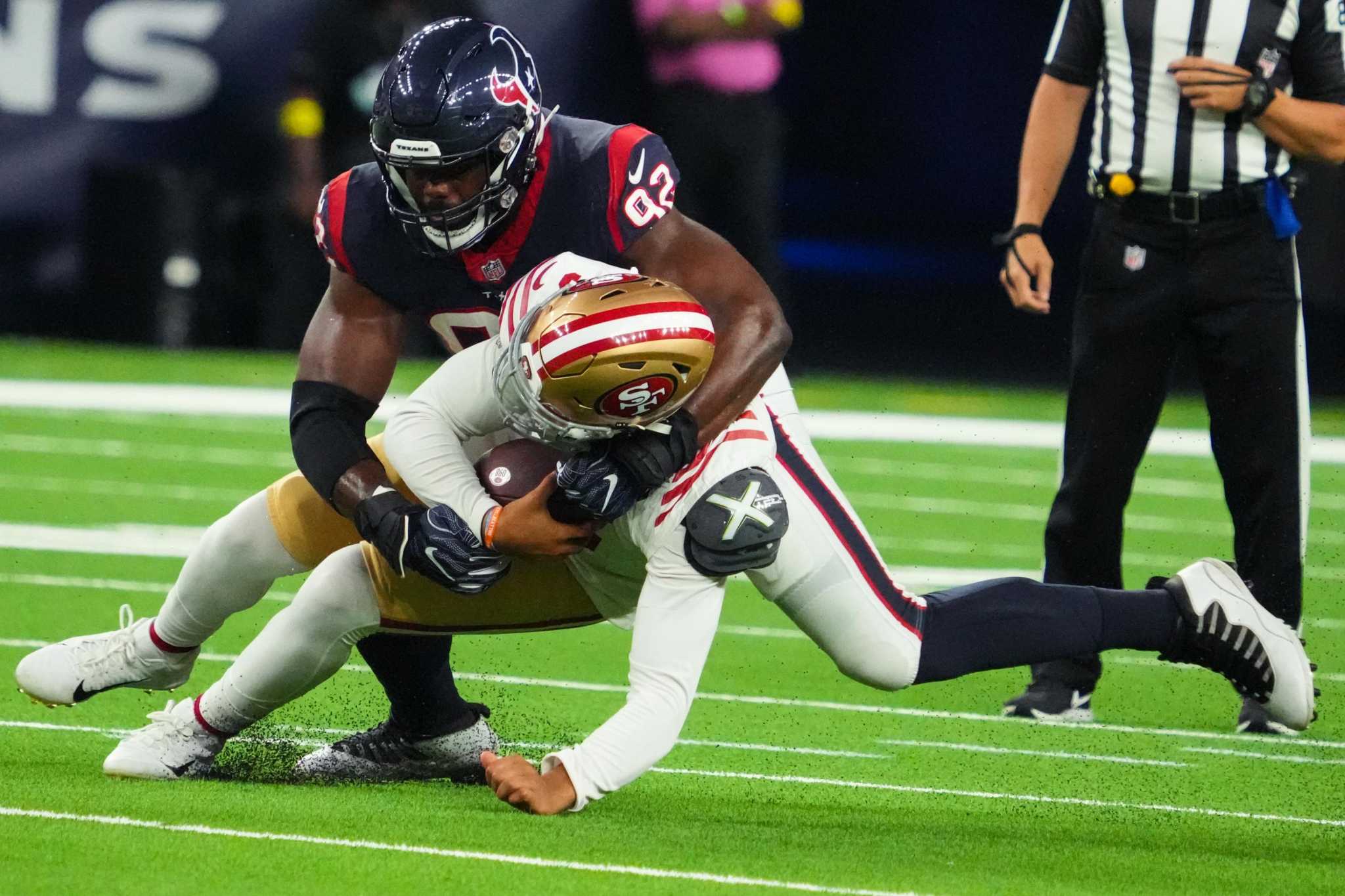 San Francisco 49ers guard Jaylon Moore (76) lines up during the