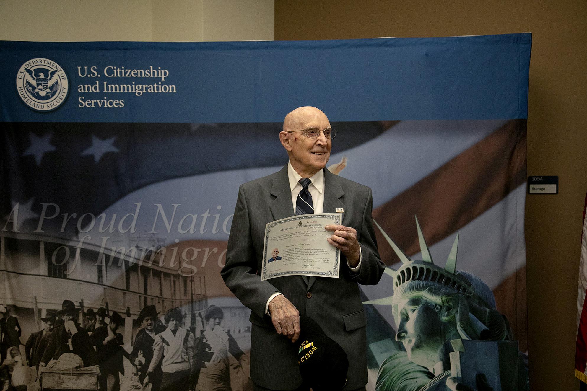 One of San Antonio's last two Pearl Harbor vets dies at 100 - Vimarsana News