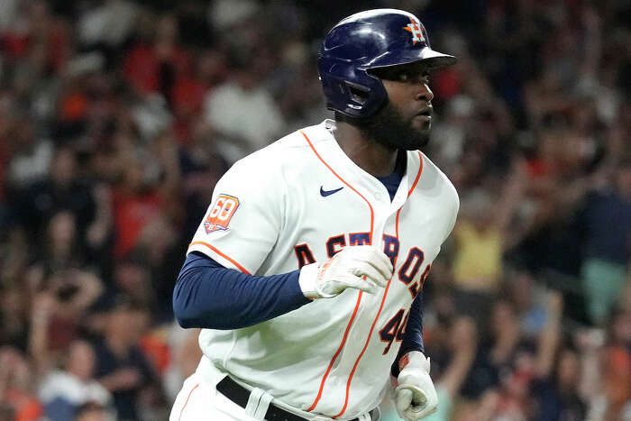 Astros Place Yordan Alvarez on Injured List With Hand Inflammation - Sports  Illustrated