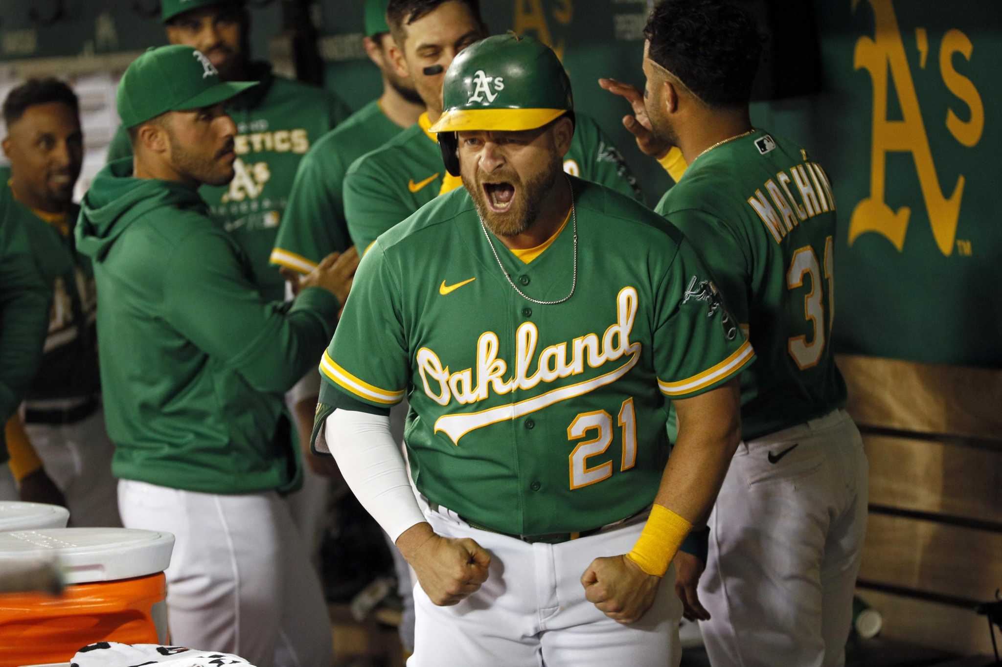 A's Stephen Vogt Hits Homer in Final Game Before Retirement