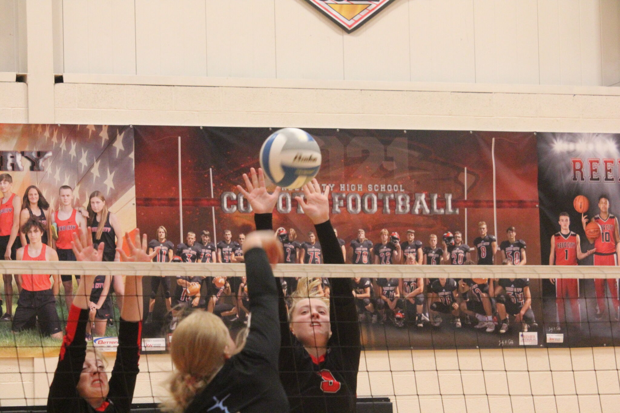 Reed City Coyotes, Evart Wildcats partake in volleyball invitational