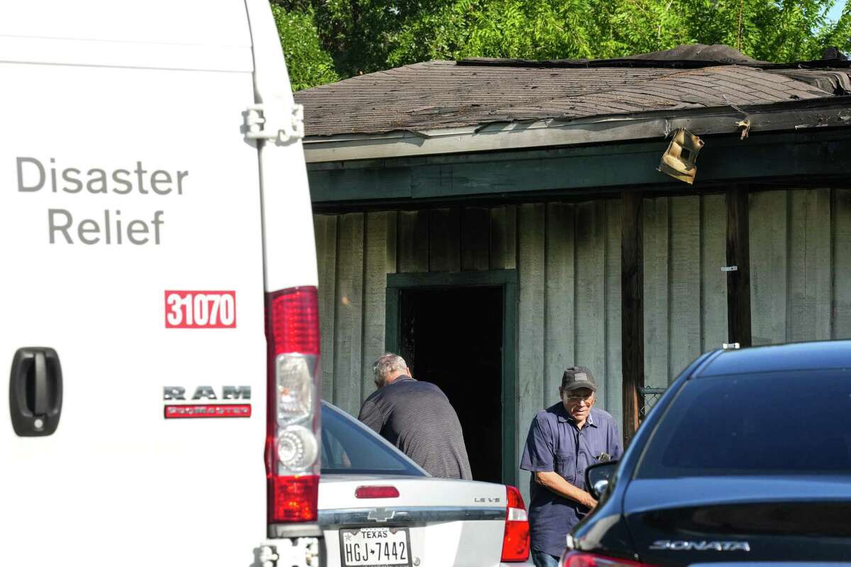 Houston mass shooting 4 dead after tenant ambushed neighbors