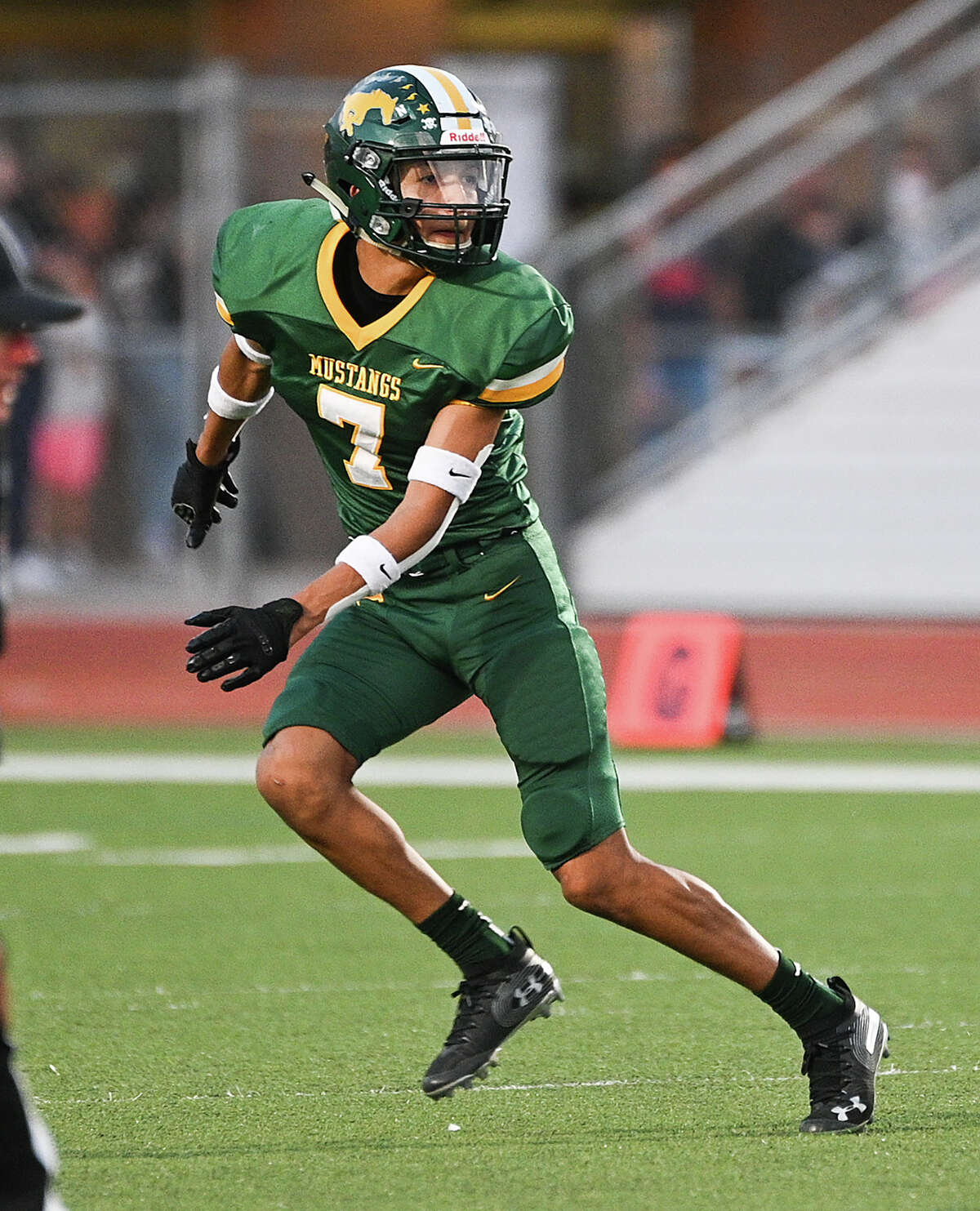 Nixon High School football player Alexis Aldana plays during a game against United South High School, Thursday, Sept. 30, 2021 at Shirley Field.