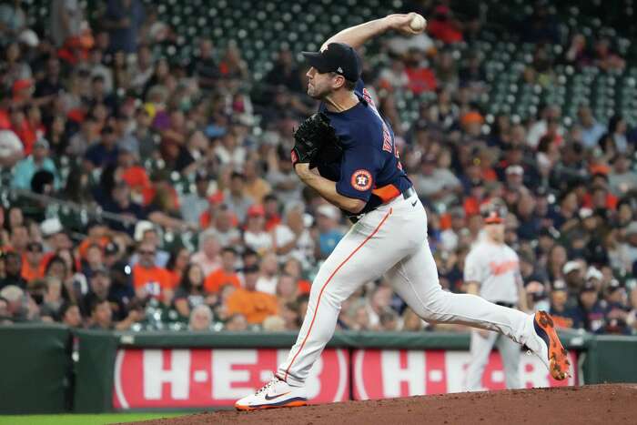 Bullpen, offense pave way for Astros after Justin Verlander leaves