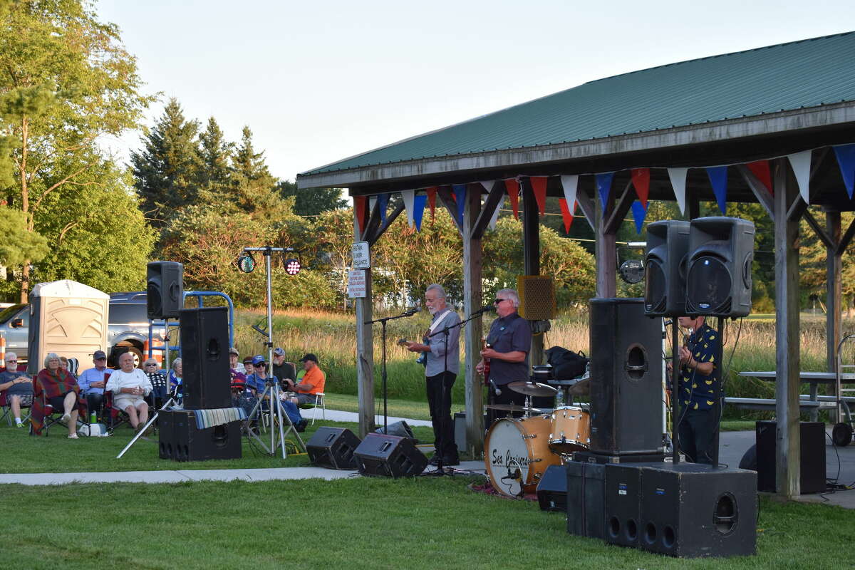 Mecosta Music on the River hosts over 100 for ice cream social in