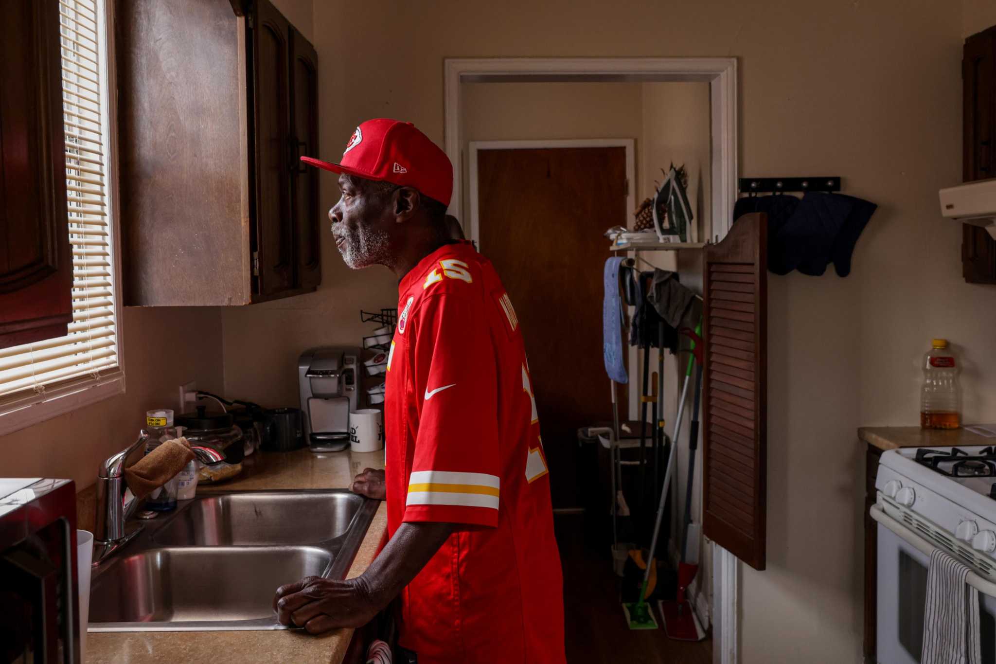 Study links homelessness after age 50 and early death in Oakland - Vimarsana News