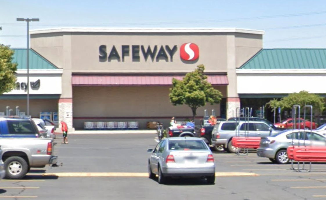 Police: 3 dead in shooting at Safeway store in Bend, Ore.