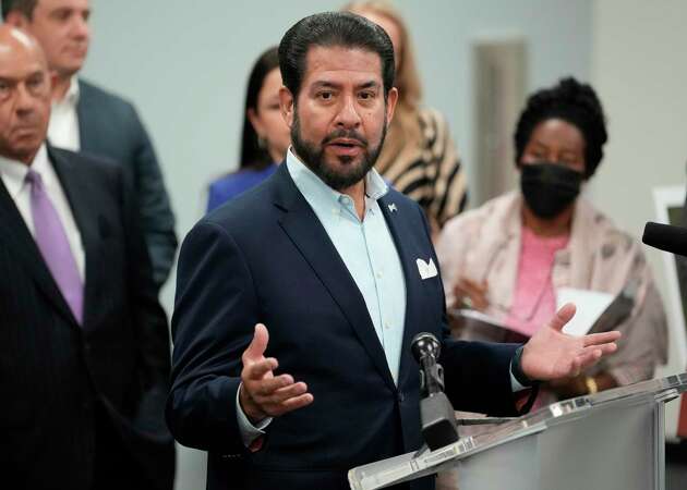 Story photo for Harris County leader shames Sen. Bettencourt over $623,000 PPP loan: 'Is this you?'