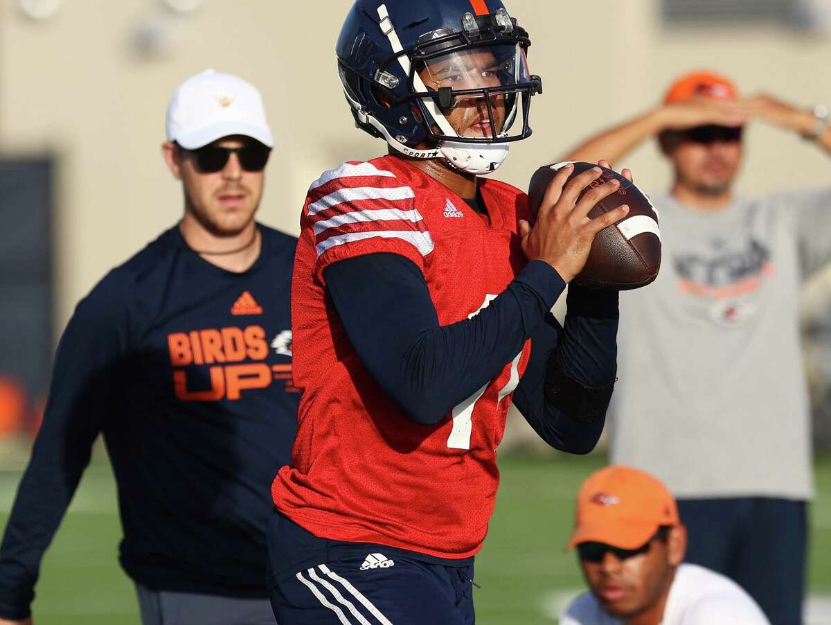 UTSA and quarterback Frank Harris are first up for UH this season.  