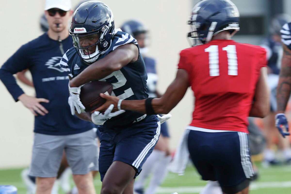 Quarterback Frank Harris, right, and running back Tye Edwards will lead a UTSA offense led by new offensive coordinator Will Stein, who head coach Jeff Traylor calls “freaky smart.”