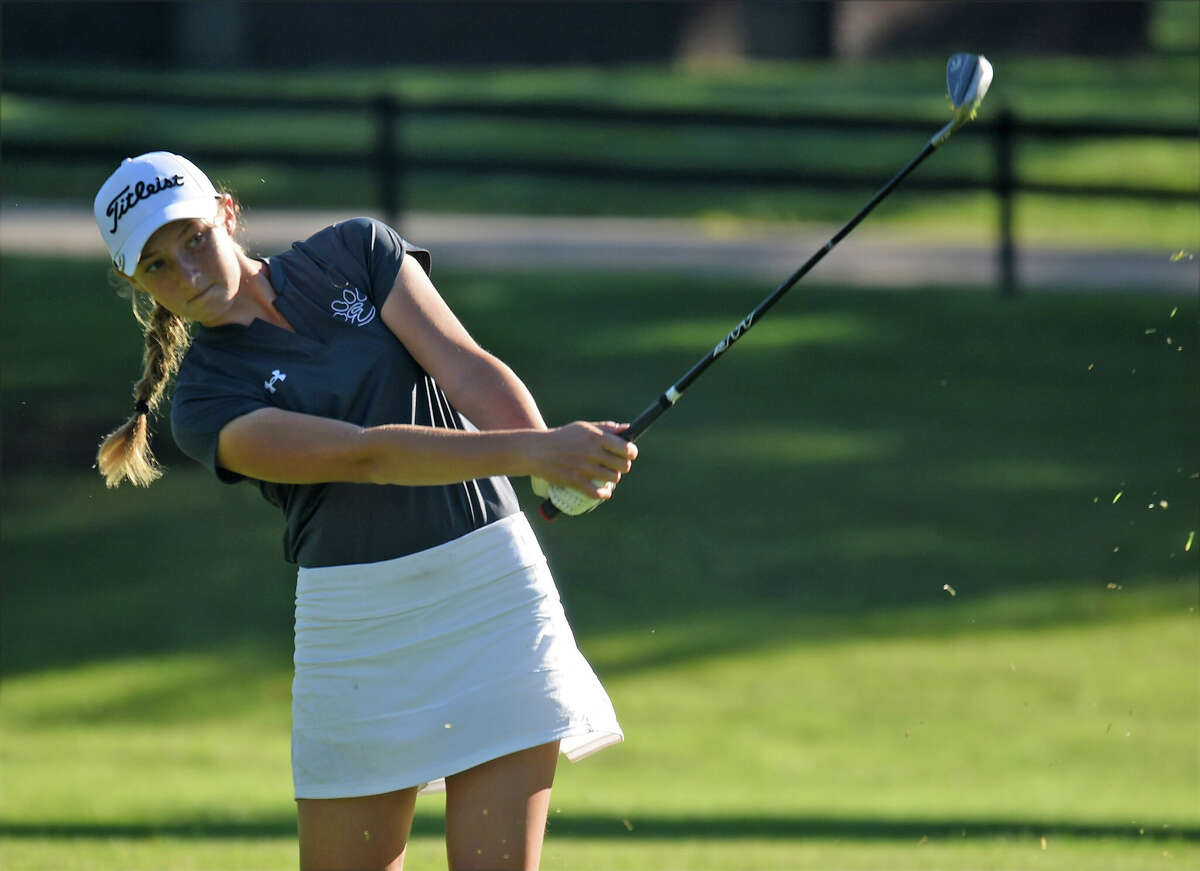 Edwardsville, Nicole Johnson in front after first round of SWC Tournament