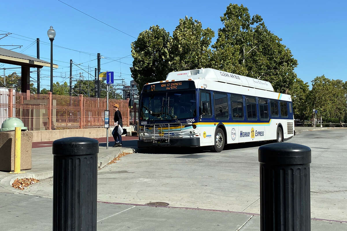 The 17 Express bus at the San Jose Diridon station.