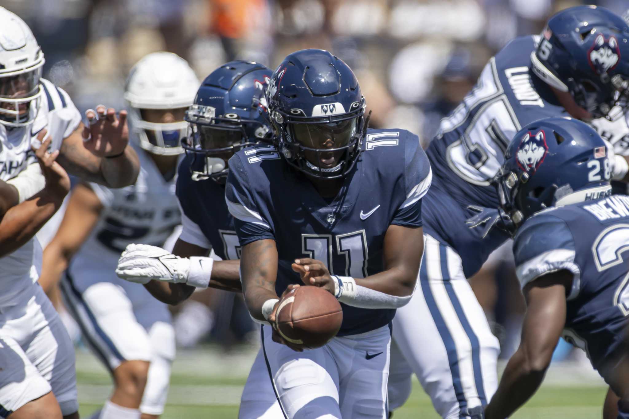 Why UConn freshman Zion Turner is unfazed as starting quarterback - Vimarsana News