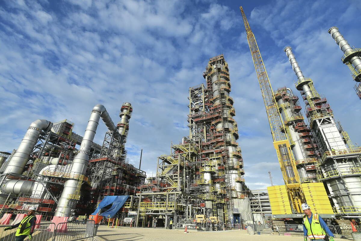 Exxon Mobil completed the expansion of its Beaumont Refinery and expects to be able to process 250,000 barrels per day of crude oil there in first quarter of this year.