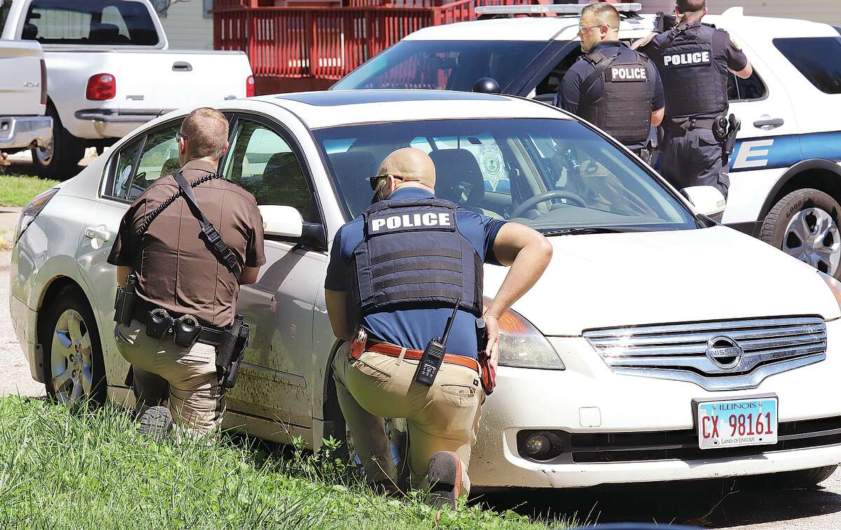 One shot in Bethalto, suspect arrested after standoff