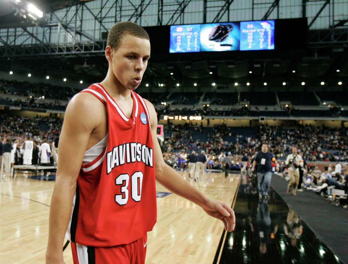 Davidson retires Steph Curry’s No. 30 and throws him a personal ...