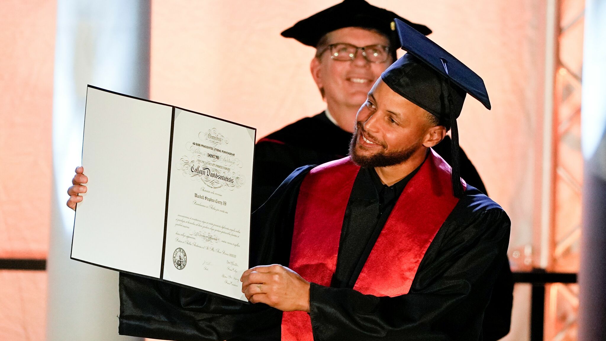 Warriors' Steph Curry got a Davidson College graduation ceremony completely to himself