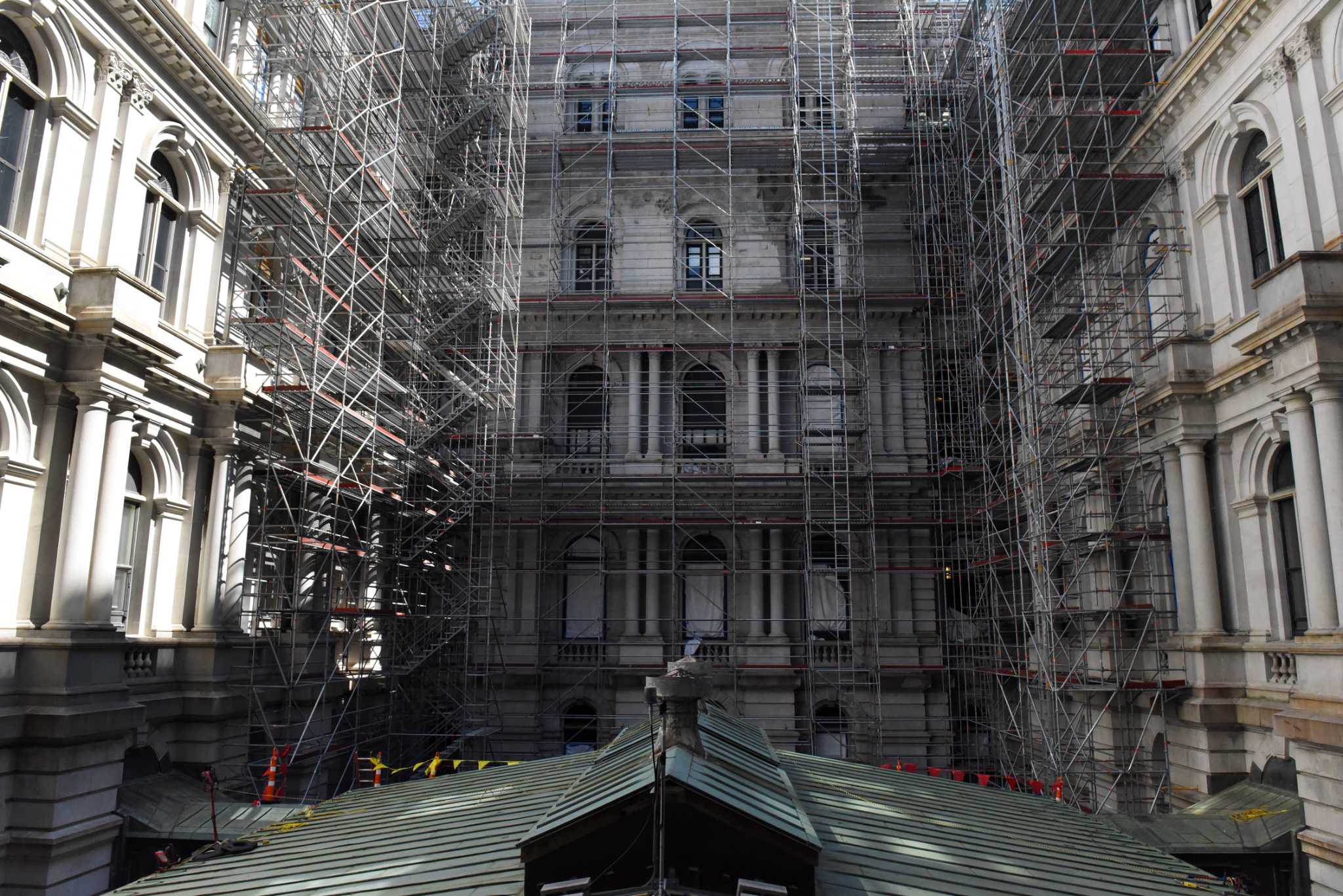 New York state is undertaking a $9 million project to repair the Capitol courtyard - Vimarsana News