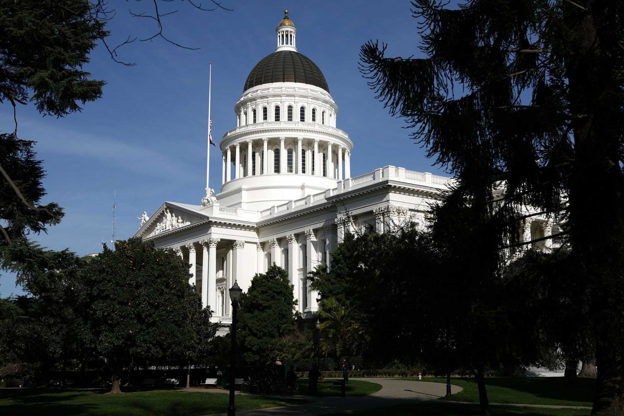 California lawmakers kill bill that would have let their staffers unionize - Vimarsana News