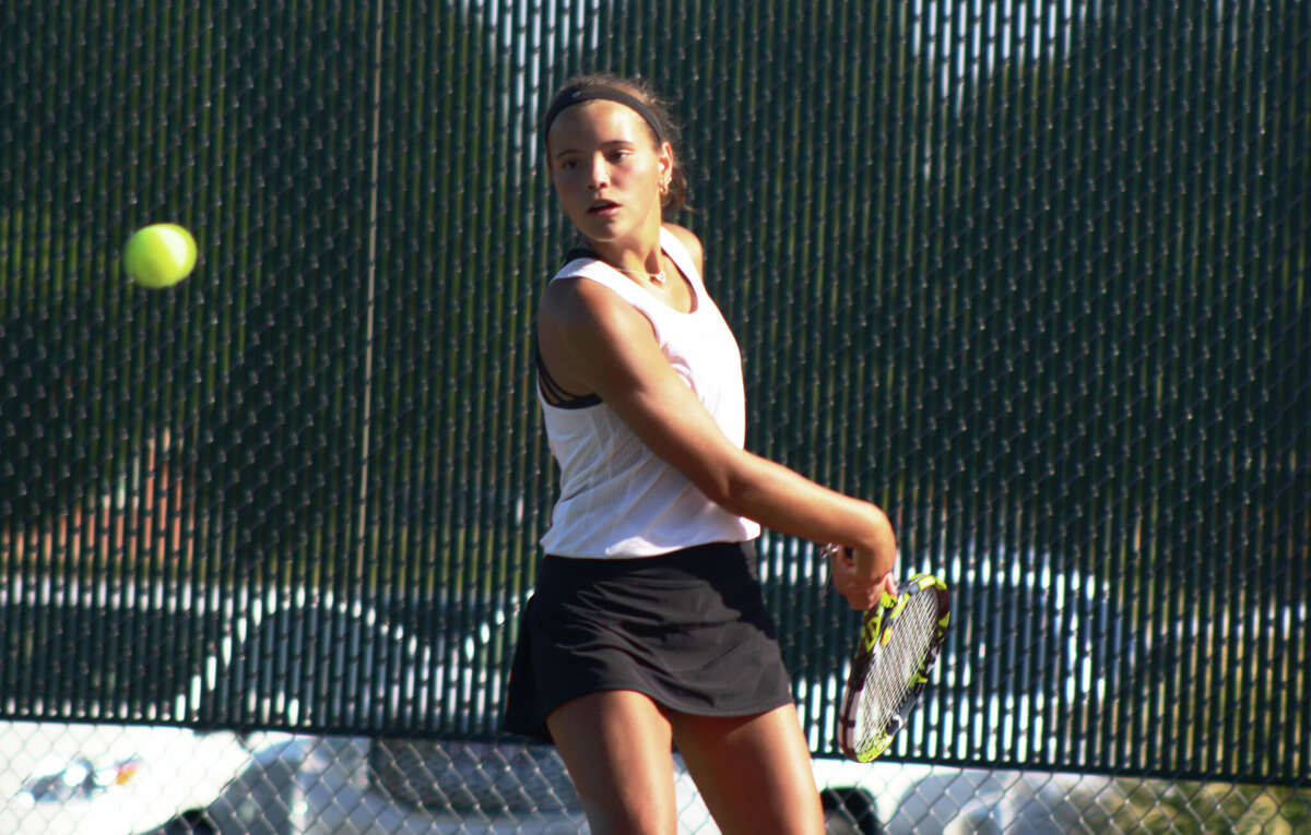 Edwardsville girls tennis drops home opener to St. Joseph's Academy