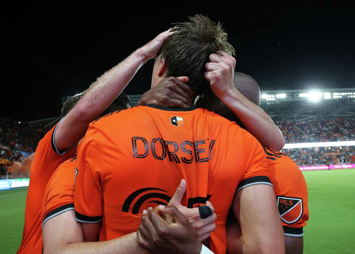 Houston Dynamo stun MLS power Los Angeles FC with late goal