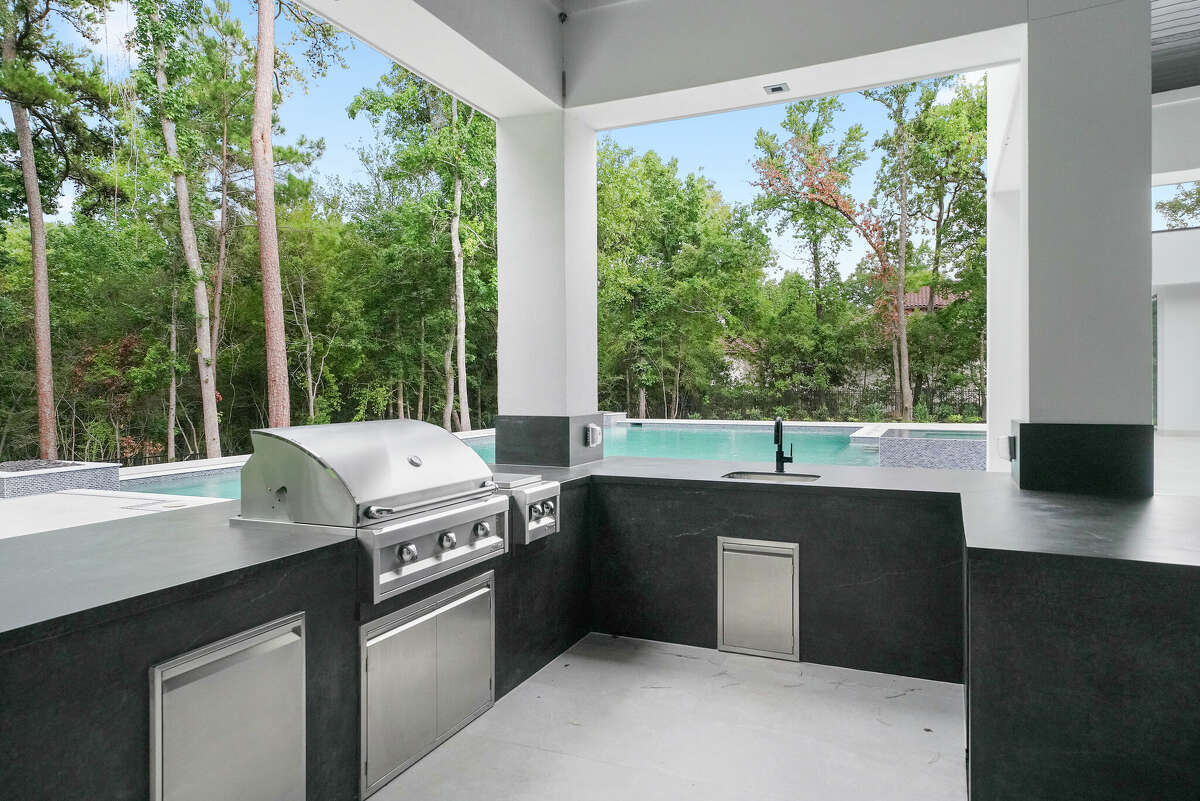 62 Hallbrook Way in The Woodlands, Texas