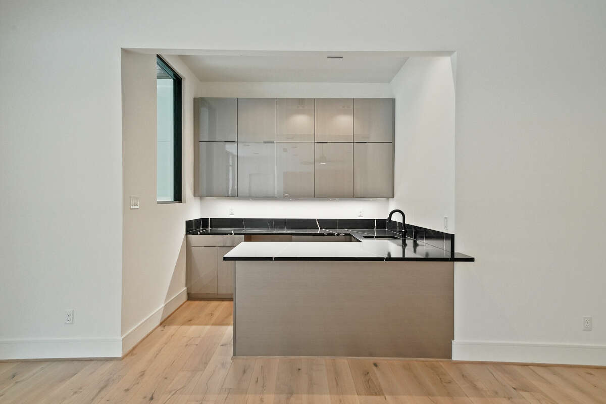 Wet bar in upstairs media and game room