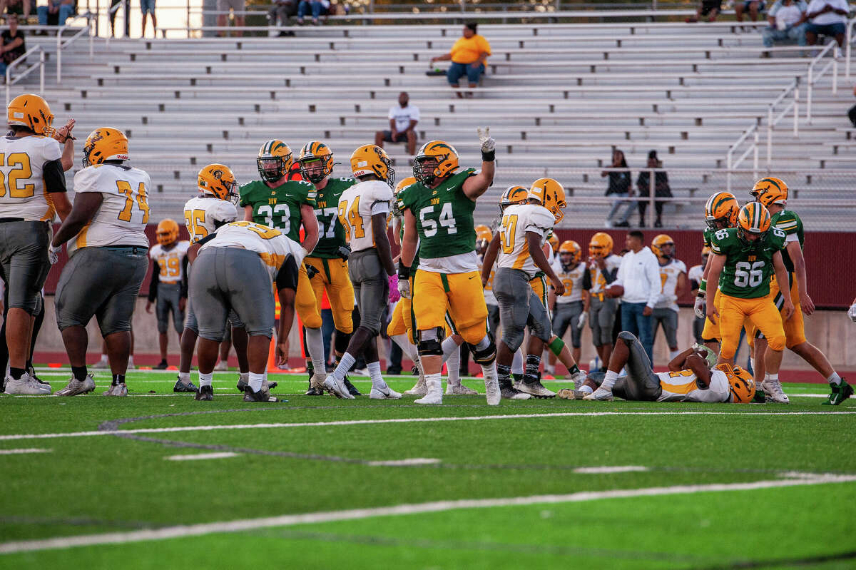 Chargers run wild over Saginaw United