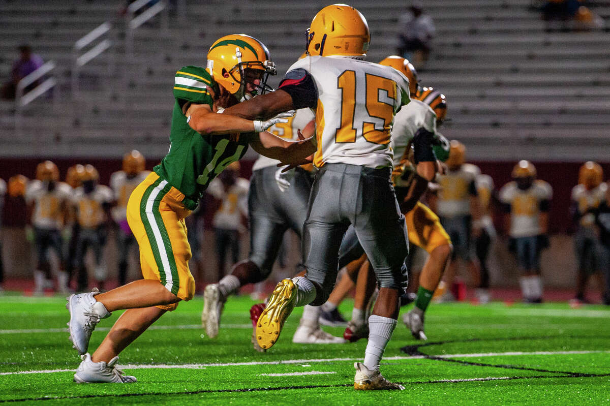 Chargers run wild over Saginaw United