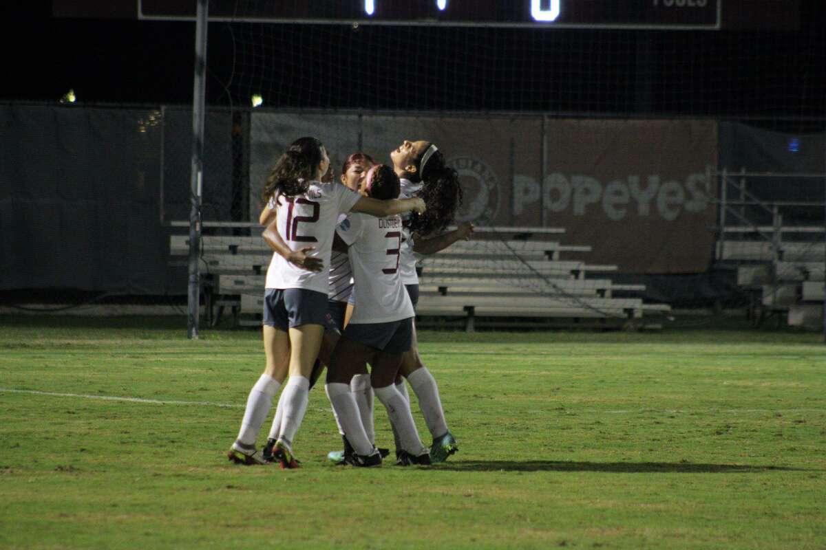 Dustdevils women’s soccer celebrates during their 1-0 victory over Missouri Western on August 25, 2022.