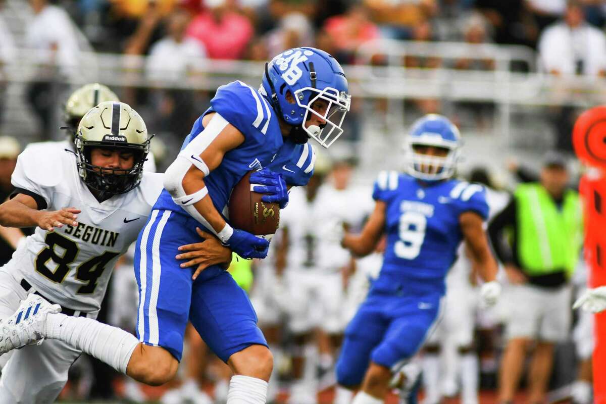 New Braunfels keeps rolling with 317 win over Seguin