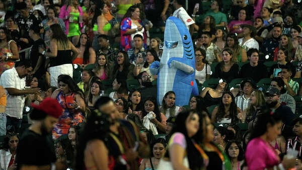 Blame it on the rain — not Bad Bunny — for Minute Maid Park