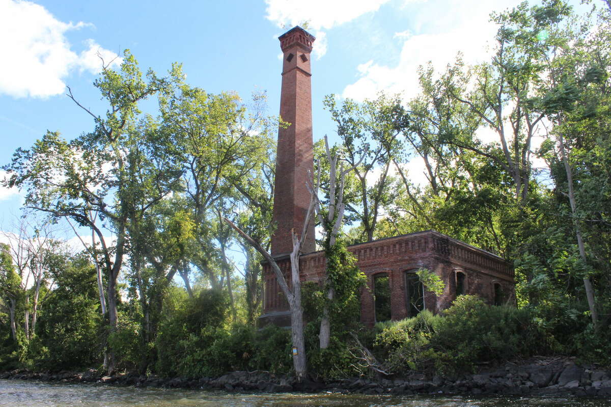 boat launch The ruins of the Scott Ice House near Nutten Hook, across the river from the Coxsackie <a class=