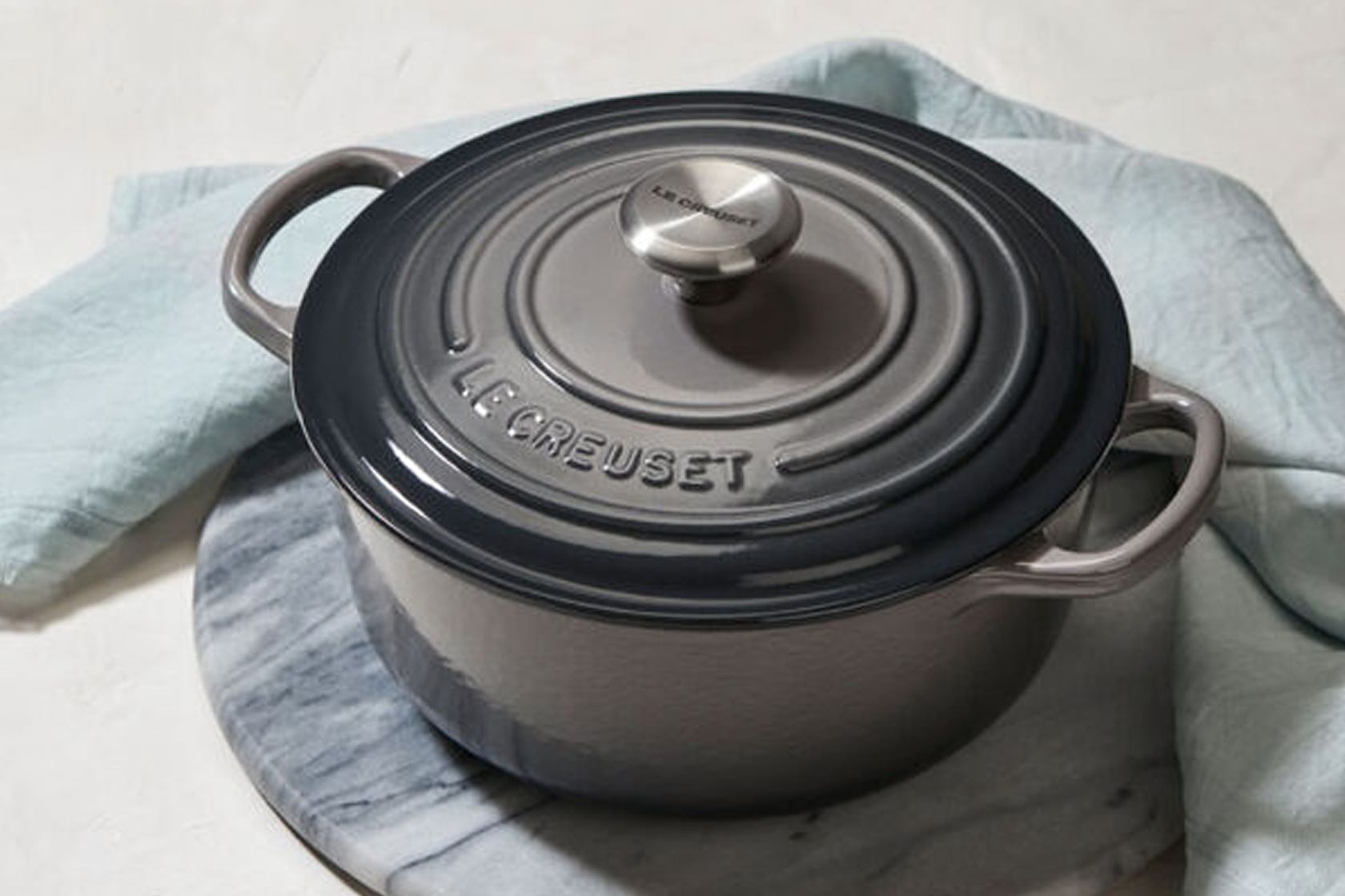 Nutmeg-colored Signature Cocotte Rondo from Le Creuset --A pot that  complements the ingredients, also for a Japanese dining table []
