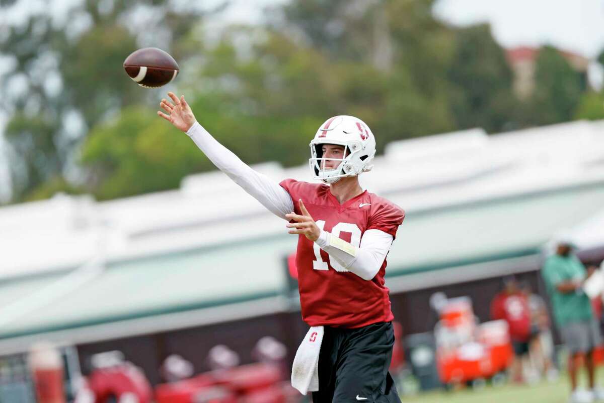 Stanford Cardinal quarterback Tanner McKee (18) trains during football camp at Dan Elliot Practice Field, Wednesday, Aug. 17, 2022, in Stanford, Calif.