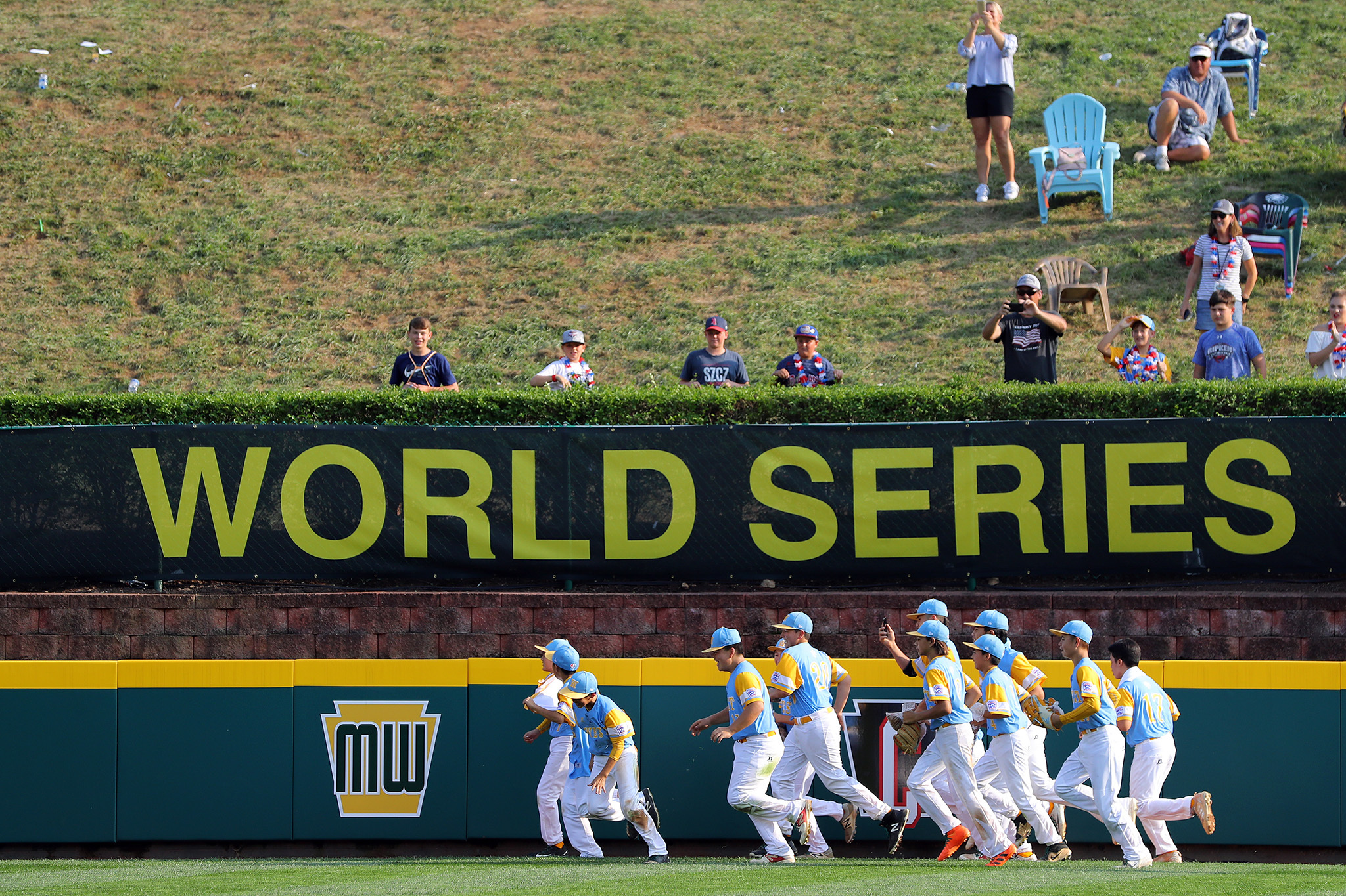 Hawaii on cusp of second straight trip to Little League World Series final
