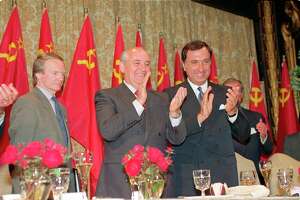 Gorbachev treated like rock star in 1990 during first S.F. visit