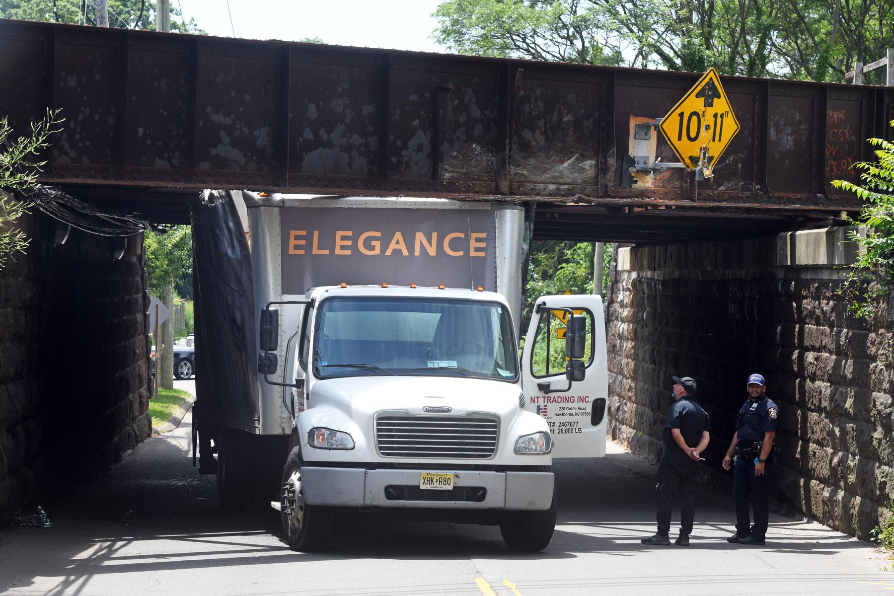 Since 2016, nearly 900 vehicles have struck train bridges: Here's how some CT towns compare - Vimarsana News
