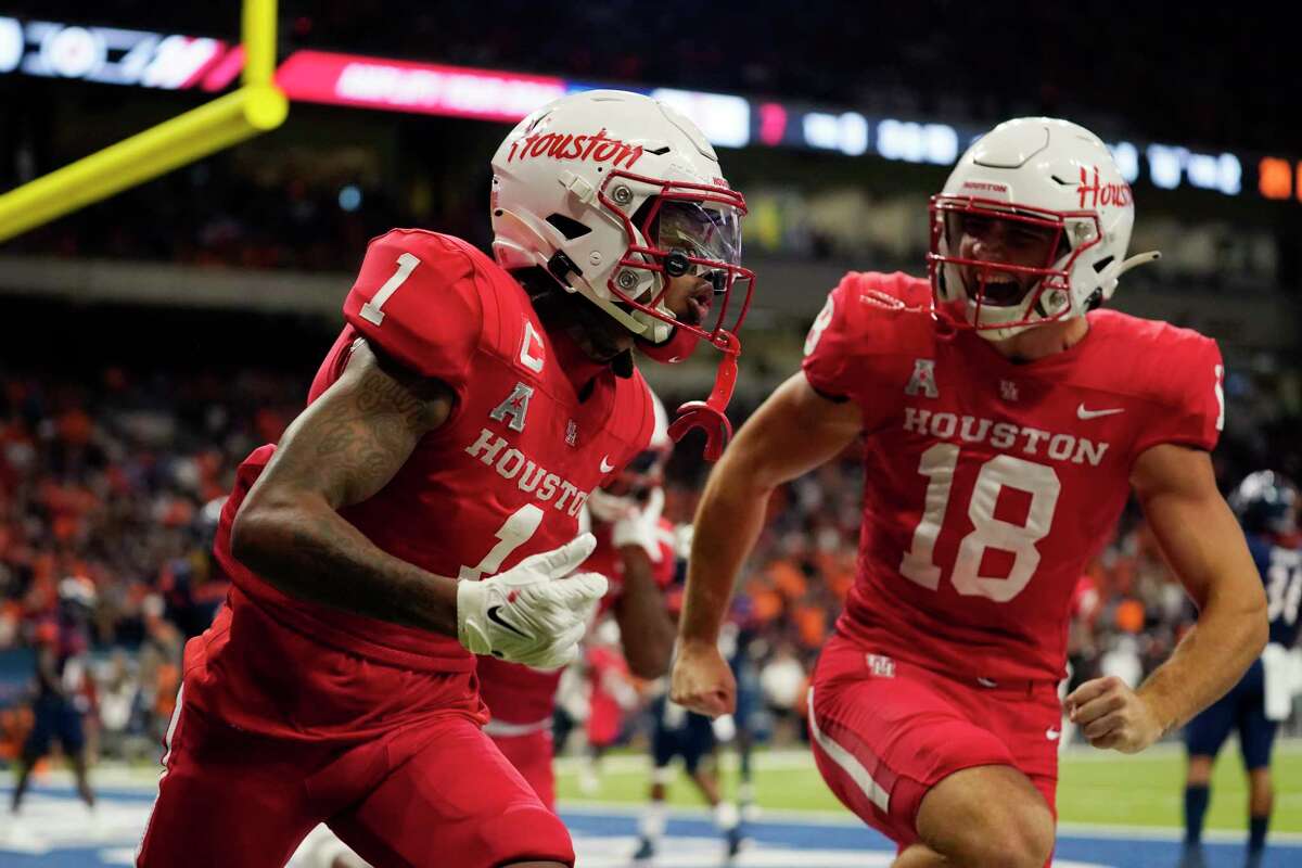 No. 24 Houston escapes with victory over UTSA in 3 OTs