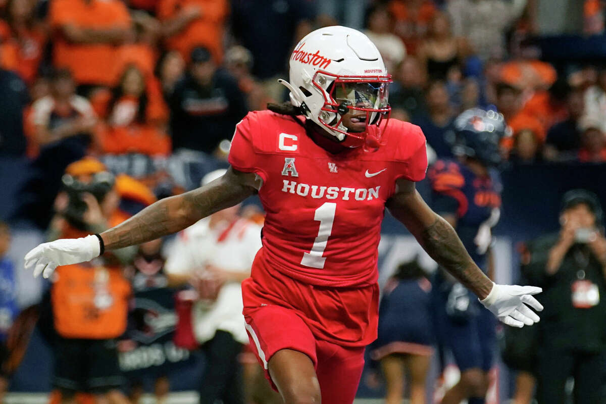 Despite winning their opener, Nathaniel Dell and UH saw their AP poll ranking drop from 24th to 25th this week.