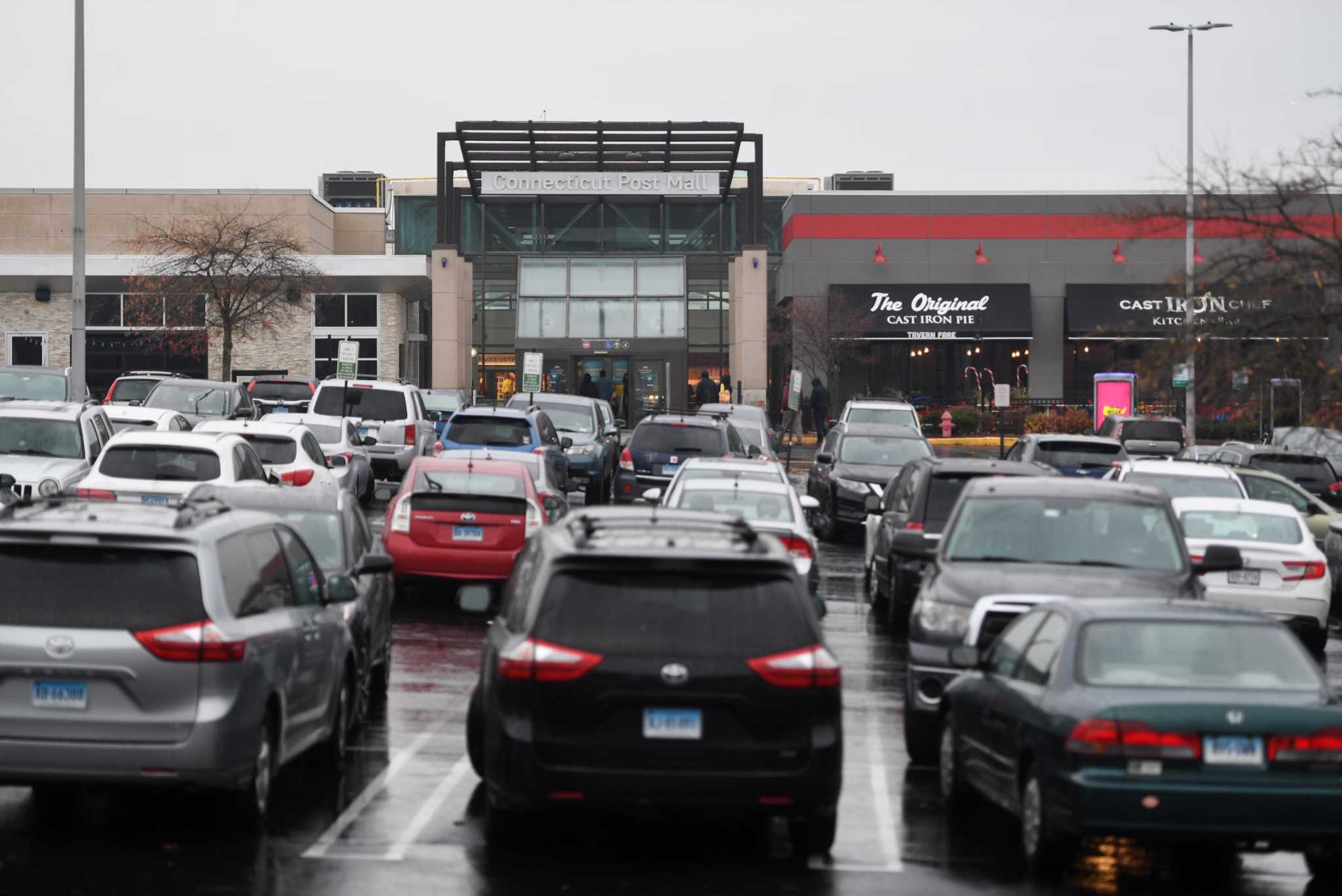 Milford police: Multiple youths pepper sprayed during series of altercations near, at mall - Vimarsana News