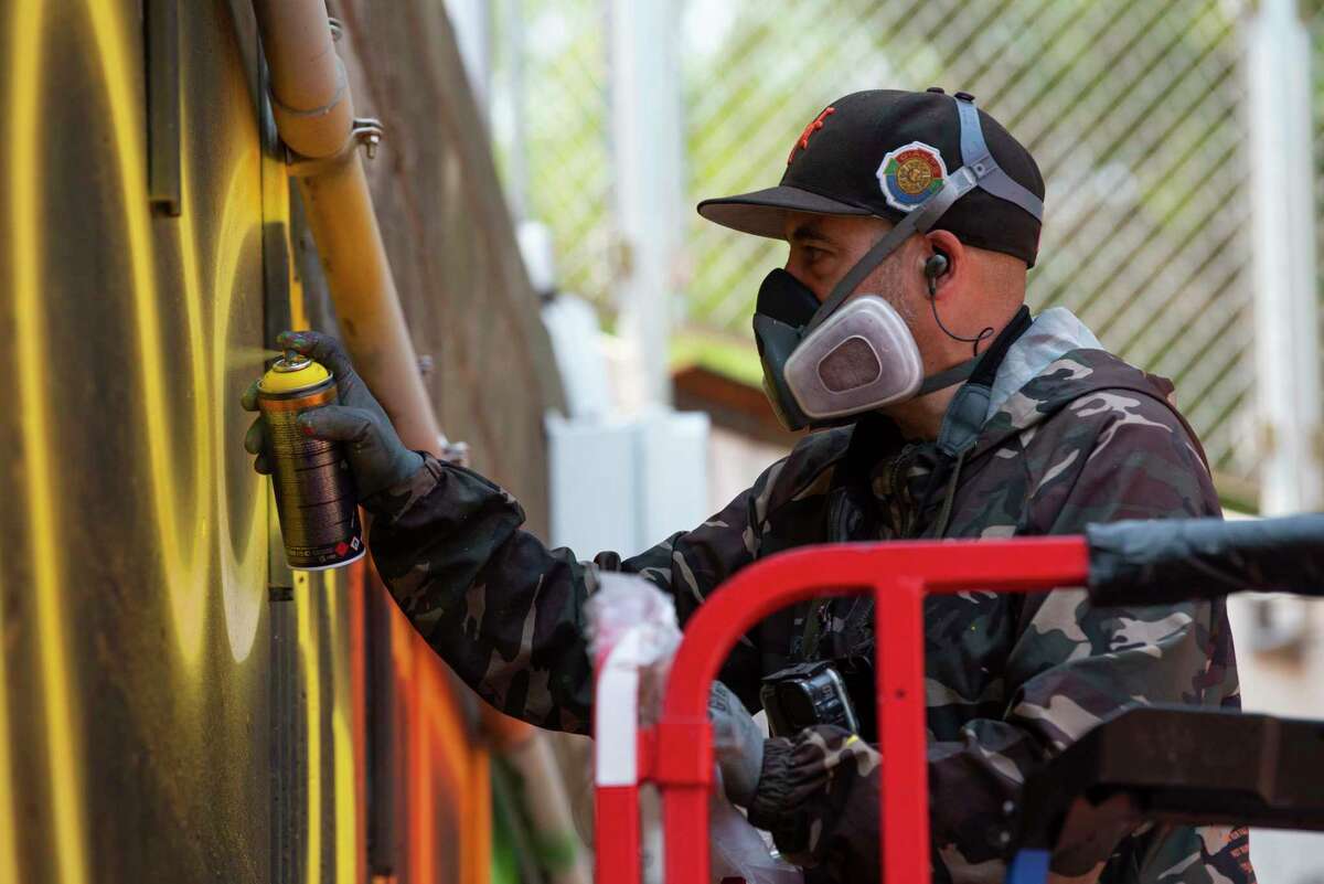 New Capital Walls mural going up at Quackenbush Square in Albany