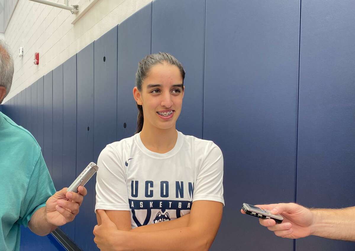UConn’s newest player, Portuguese point guard Ines Bettencourt, arrived in Storrs on Aug. 29. This is the 17-year-old’s first time being in the United States.