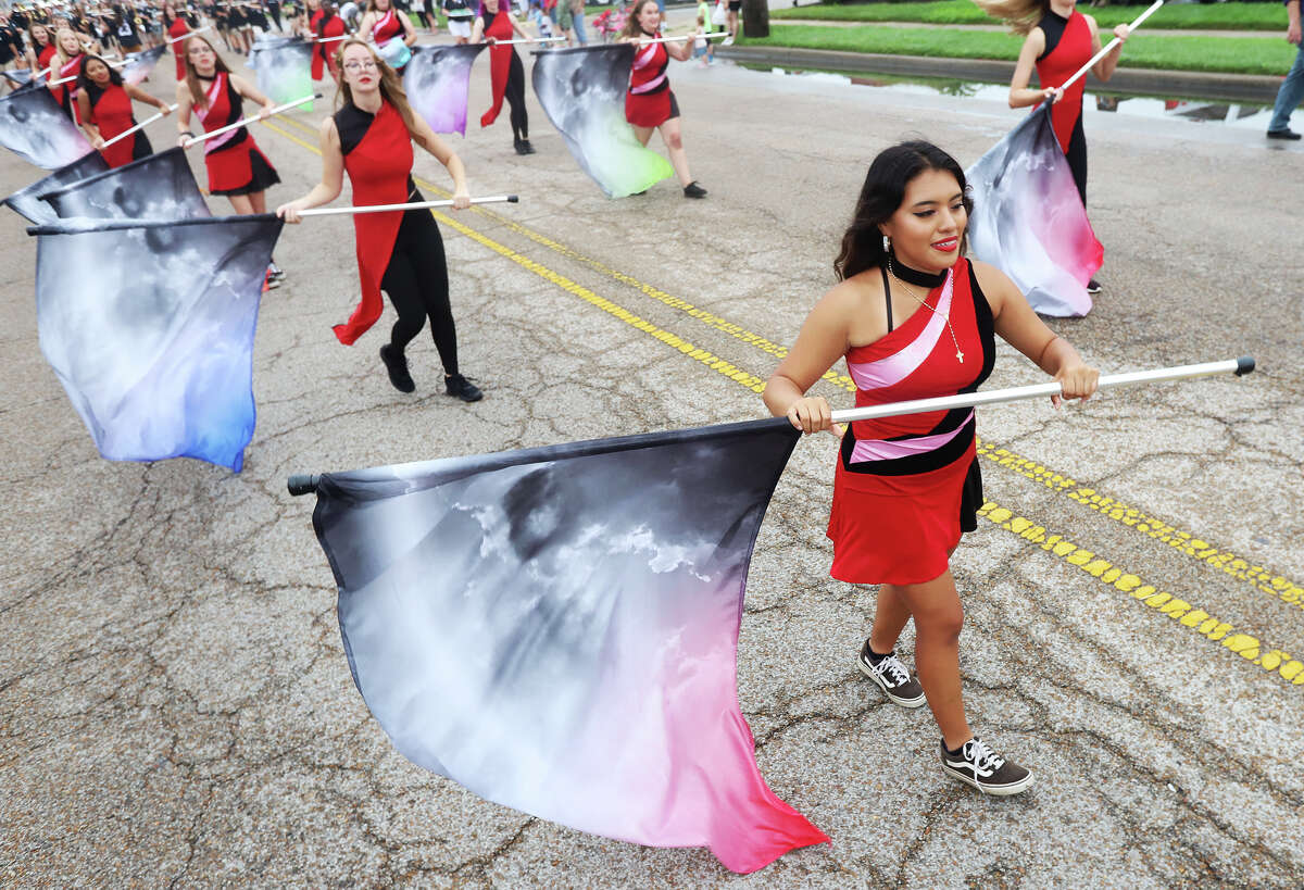 Weather cuts crowd for Granite City Labor Day parade, but participants