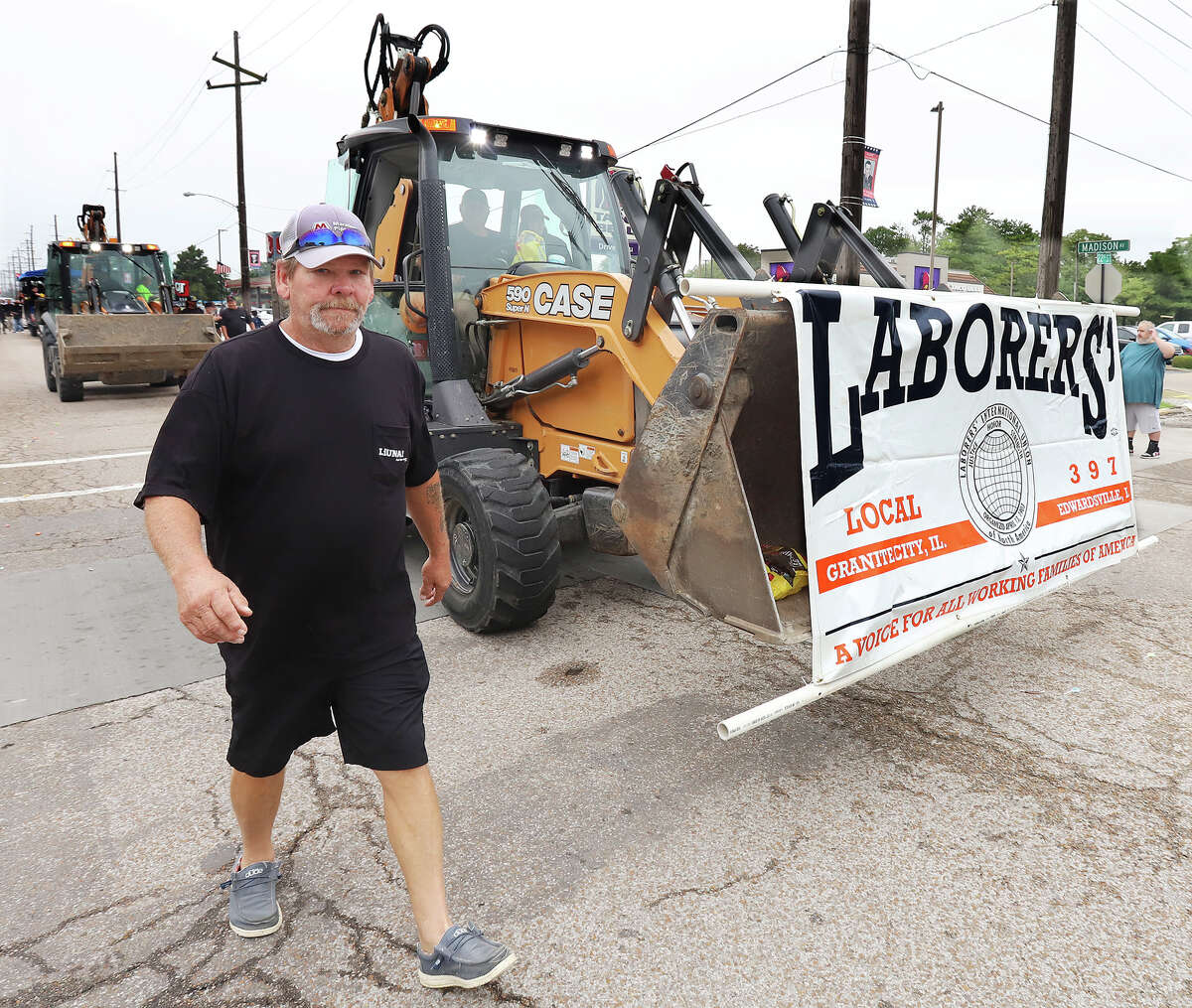 Weather cuts crowd for Granite City Labor Day parade, but participants