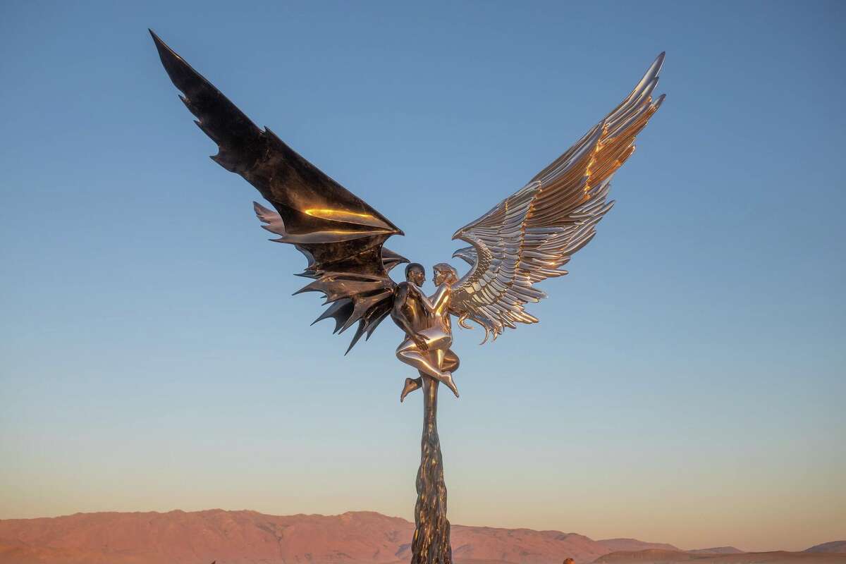 Escultura de Burning Man en 2022 en el desierto Black Rock de Gerlach, Nevada.